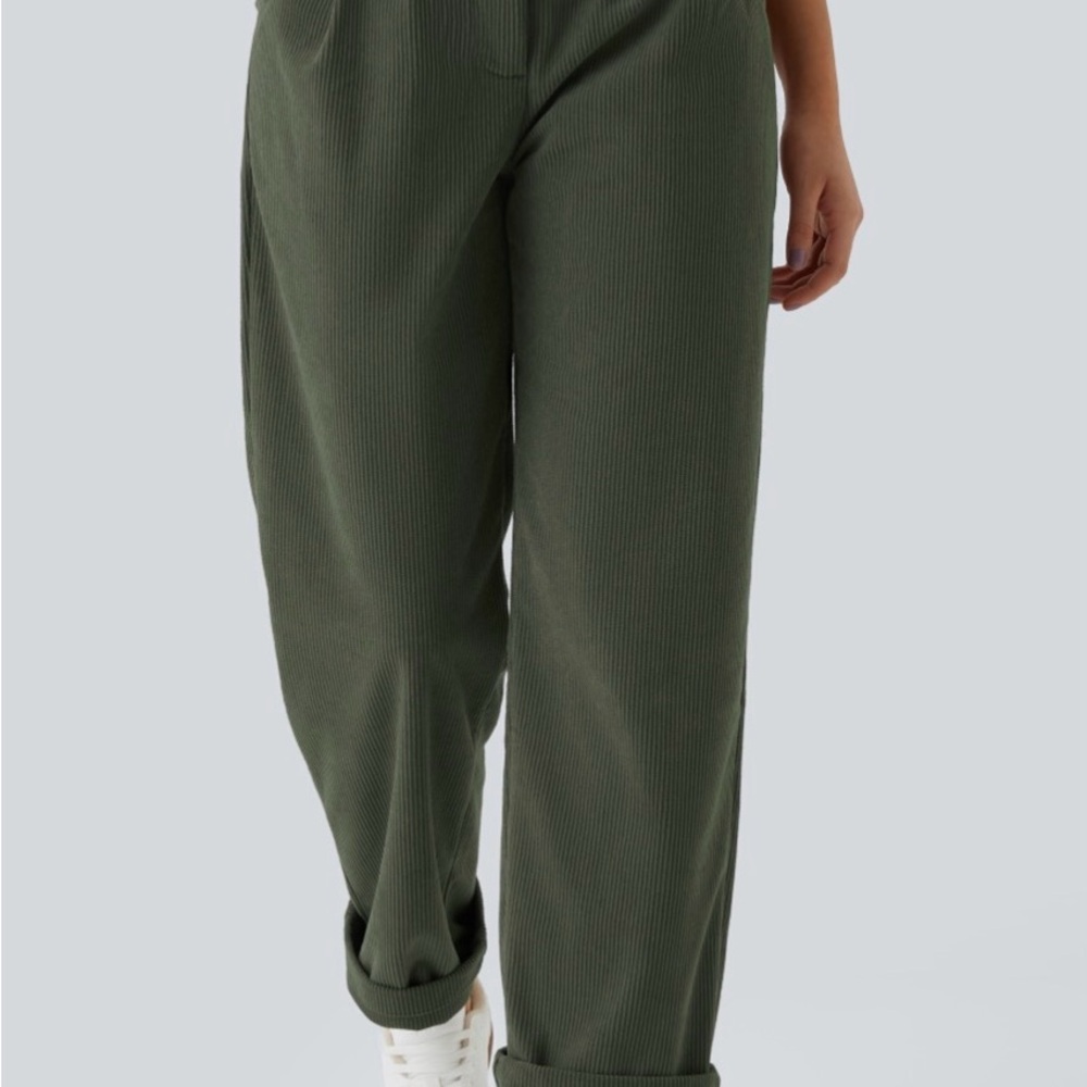 Halara Mid Rise Zipper Pocket Corduroy
Casual Pants